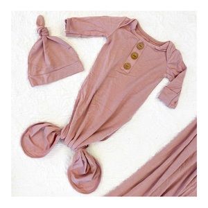 Caden Lane Mauve Knotted Gown and Hat